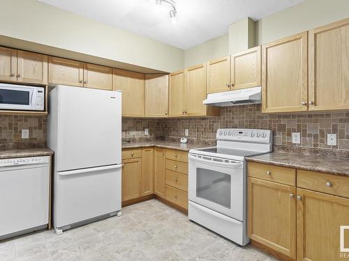 105 801 11 Street, Cold Lake, AB - Indoor Photo Showing Kitchen