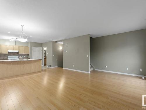 105 801 11 Street, Cold Lake, AB - Indoor Photo Showing Kitchen