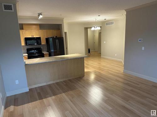 112 14612 125 Street, Edmonton, AB - Indoor Photo Showing Kitchen