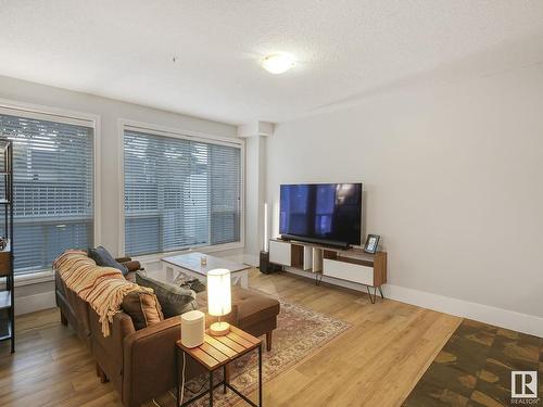 8028 109 Street, Edmonton, AB - Indoor Photo Showing Living Room