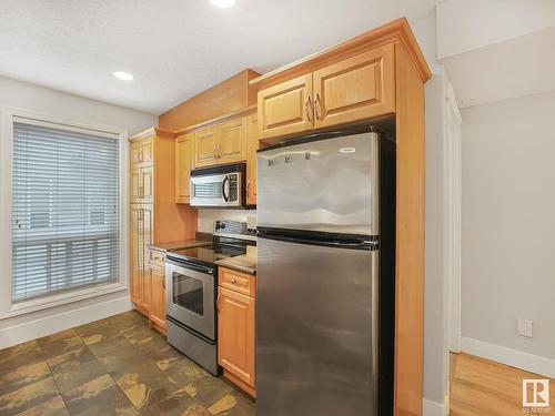 8028 109 Street, Edmonton, AB - Indoor Photo Showing Kitchen