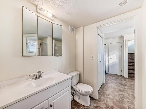 12627 161 Avenue, Edmonton, AB - Indoor Photo Showing Bathroom