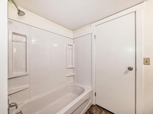 12627 161 Avenue, Edmonton, AB - Indoor Photo Showing Bathroom