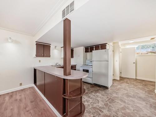 12627 161 Avenue, Edmonton, AB - Indoor Photo Showing Kitchen