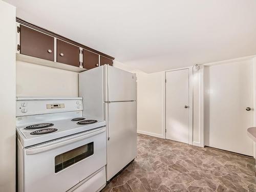 12627 161 Avenue, Edmonton, AB - Indoor Photo Showing Kitchen