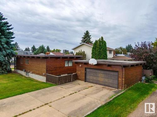 10404 32 Av Nw, Edmonton, AB 