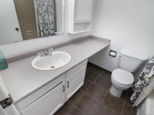 2730 136A Avenue, Edmonton, AB - Indoor Photo Showing Bathroom