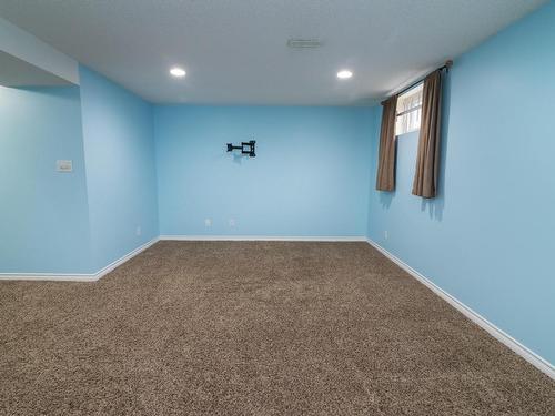 2730 136A Avenue, Edmonton, AB - Indoor Photo Showing Other Room