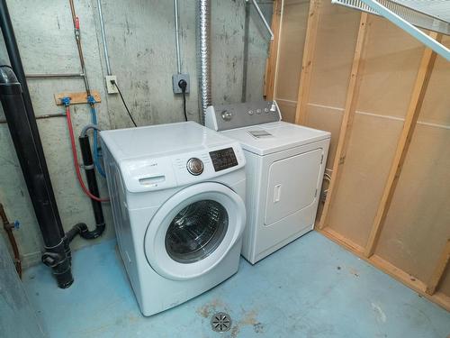 2730 136A Avenue, Edmonton, AB - Indoor Photo Showing Laundry Room