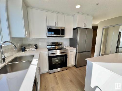 428 12804 140 Avenue, Edmonton, AB - Indoor Photo Showing Kitchen With Double Sink