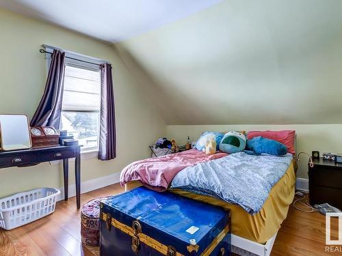 11437 94 Street, Edmonton, AB - Indoor Photo Showing Bedroom