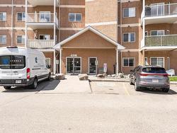 #317 4316 139 AV NW  Edmonton, AB T5Y 0L1