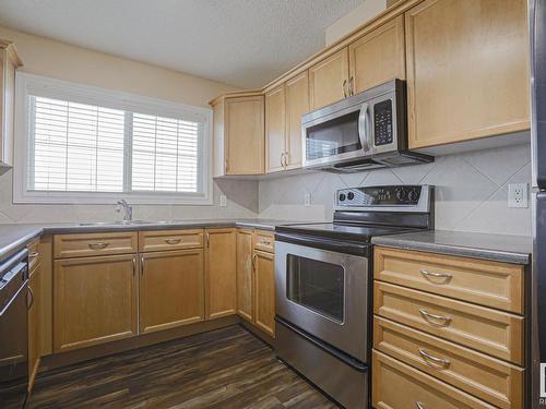 301 15211 139 Street, Edmonton, AB - Indoor Photo Showing Kitchen