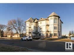 #205 11308 130 AV NW  Edmonton, AB T5E 6L2