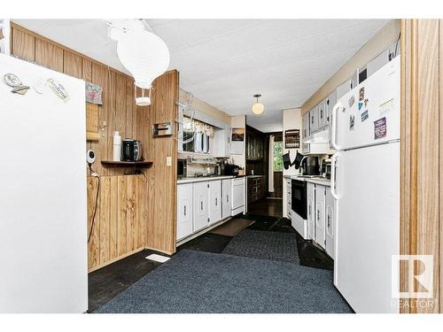 4705 54 Avenue, Calmar, AB - Indoor