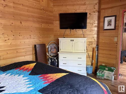 58211 Rr 31, Rural Barrhead County, AB - Indoor Photo Showing Bedroom