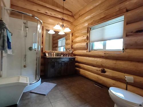 58211 Rr 31, Rural Barrhead County, AB - Indoor Photo Showing Bathroom