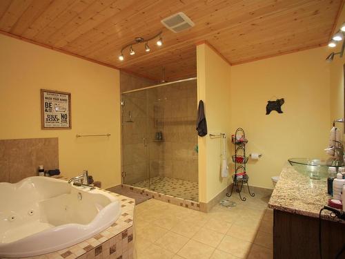 58211 Rr 31, Rural Barrhead County, AB - Indoor Photo Showing Bathroom