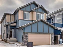 9471 PEAR CR SW  Edmonton, AB T6X 2Z6