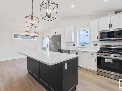 422 Lakewood Way, Cold Lake, AB - Indoor Photo Showing Kitchen