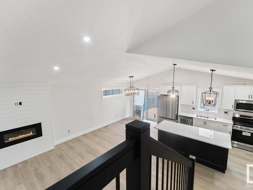 422 Lakewood Way, Cold Lake, AB - Indoor Photo Showing Kitchen With Stainless Steel Kitchen