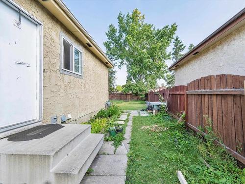 4504 33A Av Nw, Edmonton, AB 