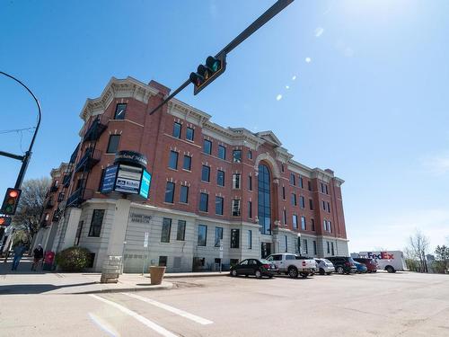 1807 10011 116 Street, Edmonton, AB - Outdoor With Facade