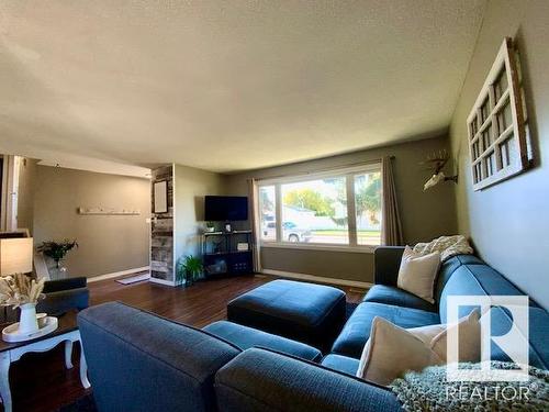 146 Maple Cr, Wetaskiwin, AB 