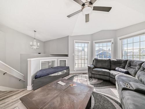 2932 41 Avenue, Edmonton, AB - Indoor Photo Showing Living Room