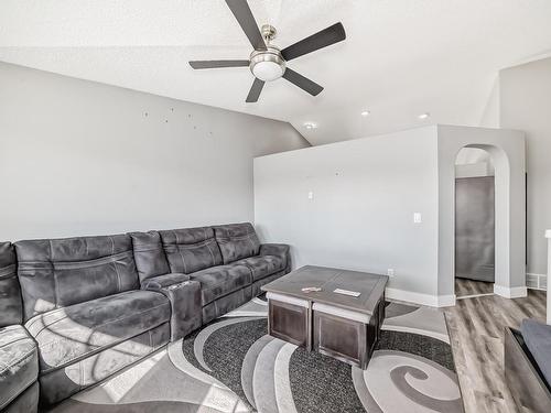 2932 41 Avenue, Edmonton, AB - Indoor Photo Showing Living Room