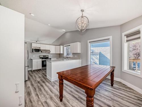 2932 41 Avenue, Edmonton, AB - Indoor Photo Showing Kitchen