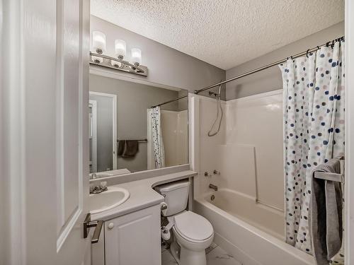 2932 41 Avenue, Edmonton, AB - Indoor Photo Showing Bathroom