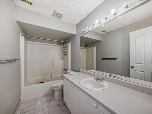 2932 41 Avenue, Edmonton, AB - Indoor Photo Showing Bathroom