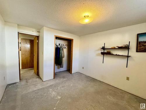 4902 Mackenzie Avenue, Drayton Valley, AB - Indoor Photo Showing Other Room