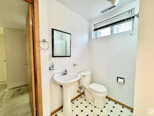 4902 Mackenzie Avenue, Drayton Valley, AB - Indoor Photo Showing Bathroom