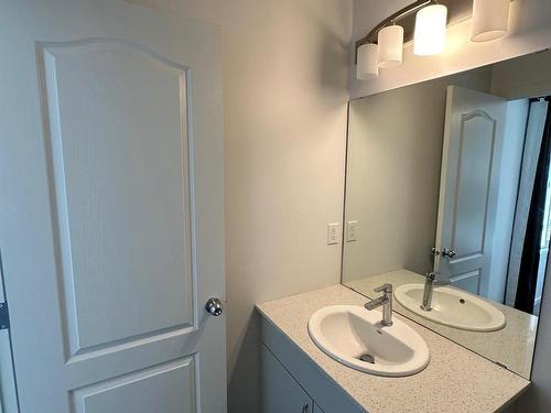 18007 71 Street, Edmonton, AB - Indoor Photo Showing Bathroom