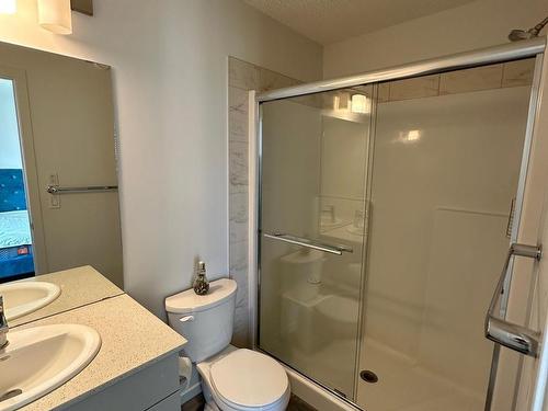 18007 71 Street, Edmonton, AB - Indoor Photo Showing Bathroom