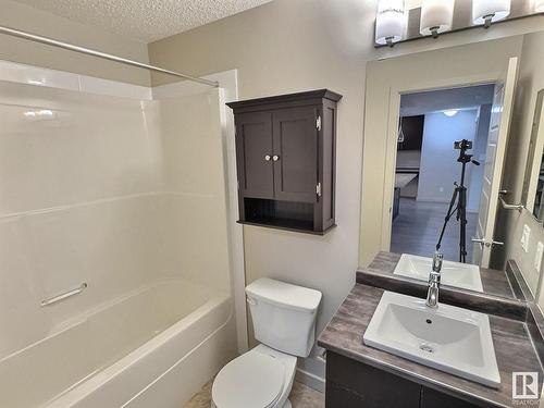 215 5510 Schonsee Drive, Edmonton, AB - Indoor Photo Showing Bathroom