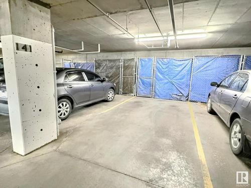 215 5510 Schonsee Drive, Edmonton, AB - Indoor Photo Showing Garage