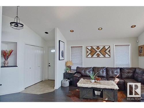 234 Lakeside Drive, Rural Barrhead County, AB - Indoor Photo Showing Living Room