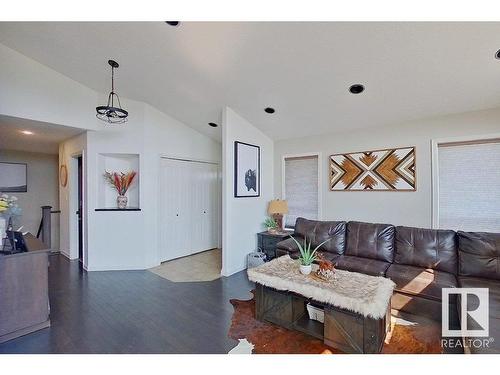 234 Lakeside Drive, Rural Barrhead County, AB - Indoor Photo Showing Living Room