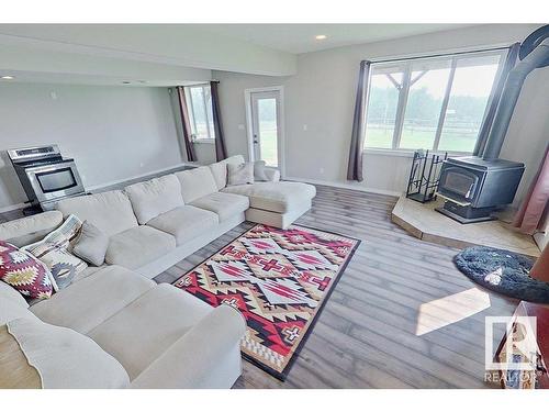 234 Lakeside Drive, Rural Barrhead County, AB - Indoor Photo Showing Living Room