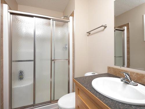 506 Lakewood Close, Cold Lake, AB - Indoor Photo Showing Bathroom