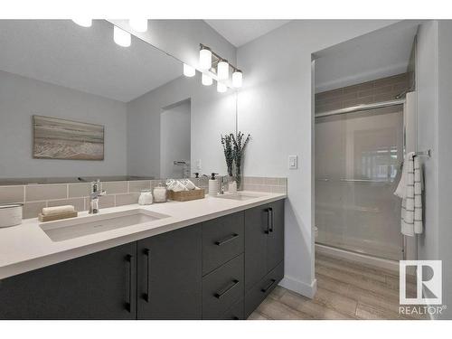 532 Bluff Lane, Leduc, AB - Indoor Photo Showing Bathroom