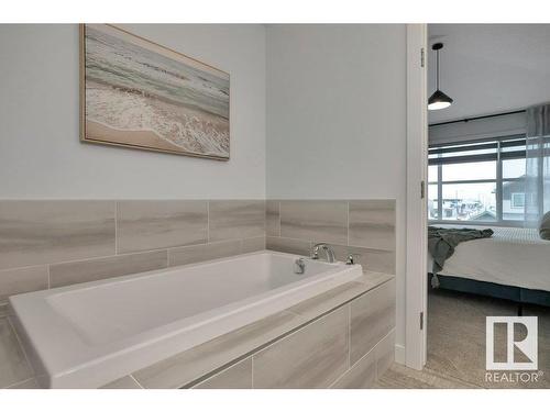 532 Bluff Lane, Leduc, AB - Indoor Photo Showing Bathroom