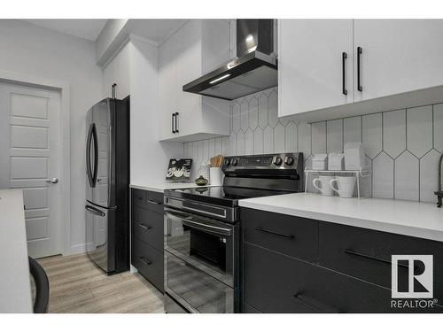 532 Bluff Lane, Leduc, AB - Indoor Photo Showing Kitchen