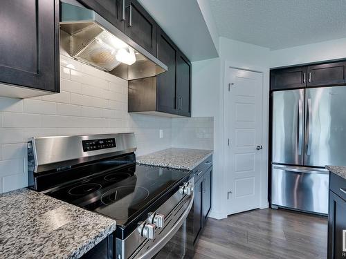 21806 91 Avenue, Edmonton, AB - Indoor Photo Showing Kitchen With Upgraded Kitchen