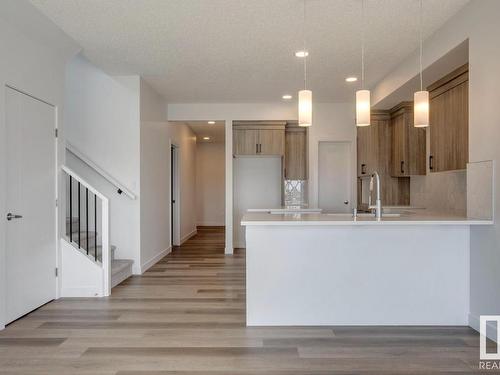 530 Bluff Lane, Leduc, AB - Indoor Photo Showing Kitchen