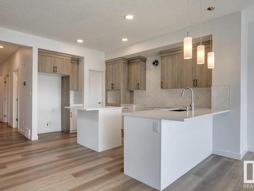 530 Bluff Lane, Leduc, AB - Indoor Photo Showing Kitchen