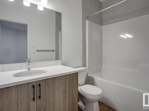 530 Bluff Lane, Leduc, AB - Indoor Photo Showing Bathroom